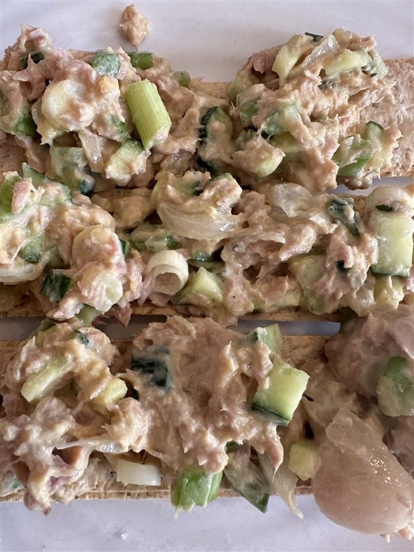 Tuna loaded lunch time crackers