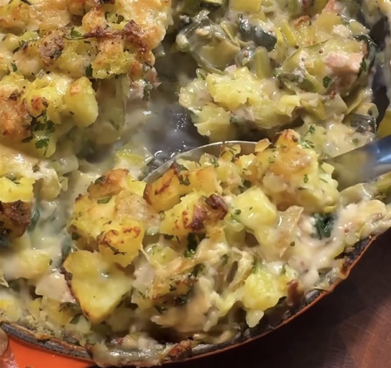 Crispy potato salmon and leek bake